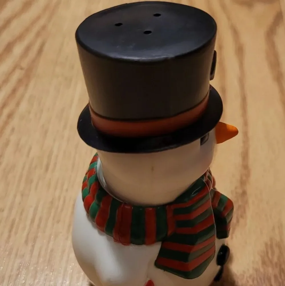 Vintage Avon Snowman Top Hat Salt & Pepper Shakers